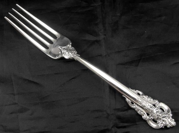 Image credit: http://www.ebay.com/itm/Wallace-Sterling-Silver-Fork-1941-Grande-Baroque-Pattern-7-1-2-/160768653655