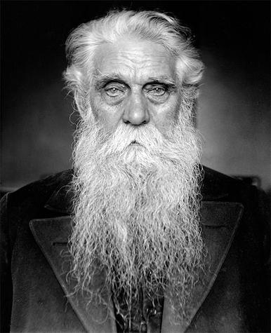 Image credit: http://nextluxury.com/wp-content/uploads/male-grey-beard-style.jpg
